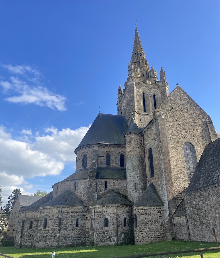 Basilique Notre-Dame d'Avesnières - Laval 53
