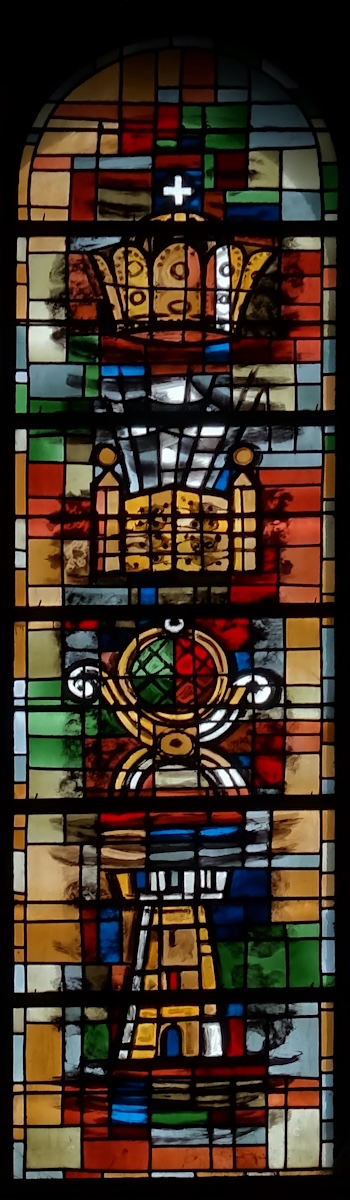 Les Litanies de Lorette : le Temple de David, le Trône de la Sagesse, la Porte du Ciel et la Couronne.