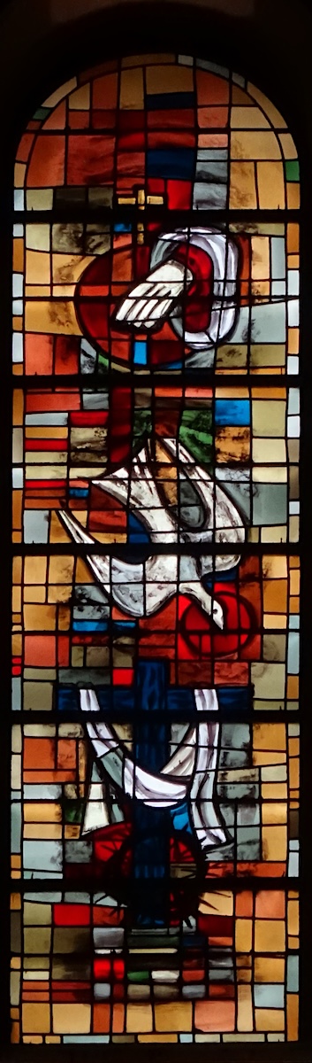 la colombe au centre, symbole l'Esprit Saint