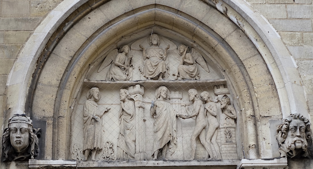 le tympan de droite