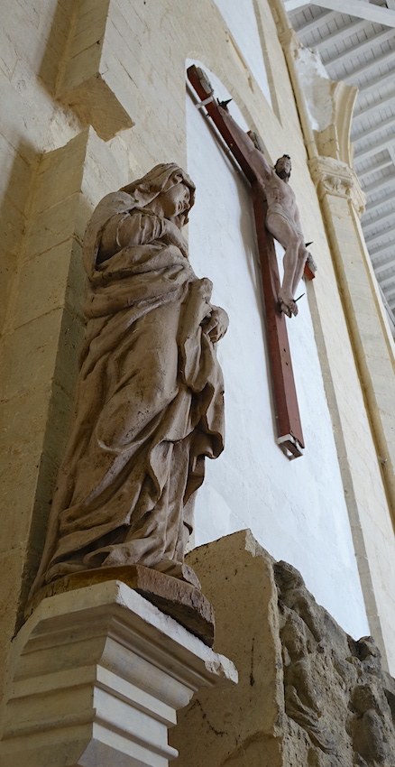 Christ en croix<br>Basilique Saint Mathurin - Larchant 77