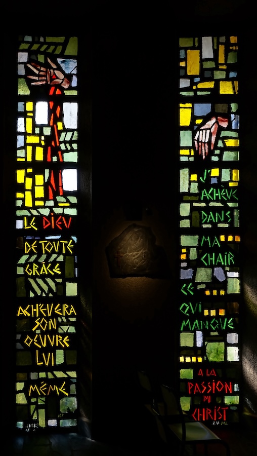 Le Dieu de toute grâce achèvera son œuvre lui même (1 Pierre 5:10)<br>J'achève dans ma chair ce qui manque à la passion du Christ (Colossiens 1:24)