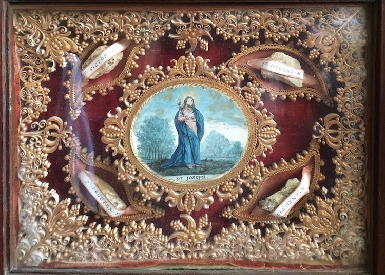 Reliques de St Victor, St Honoré, St Prosper et St Clément<br>Eglise Notre-Dame - Moret-sur-Loing 77