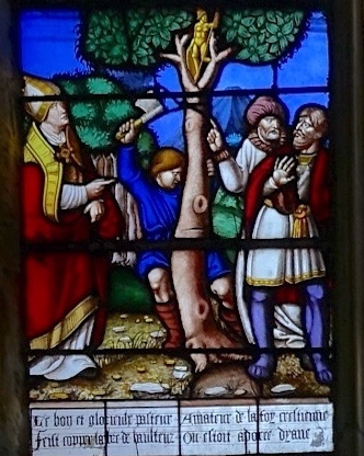 [6] Nicolas fait abattre une idole.<br>Eglise Saint Florentin - Saint Florentin 89