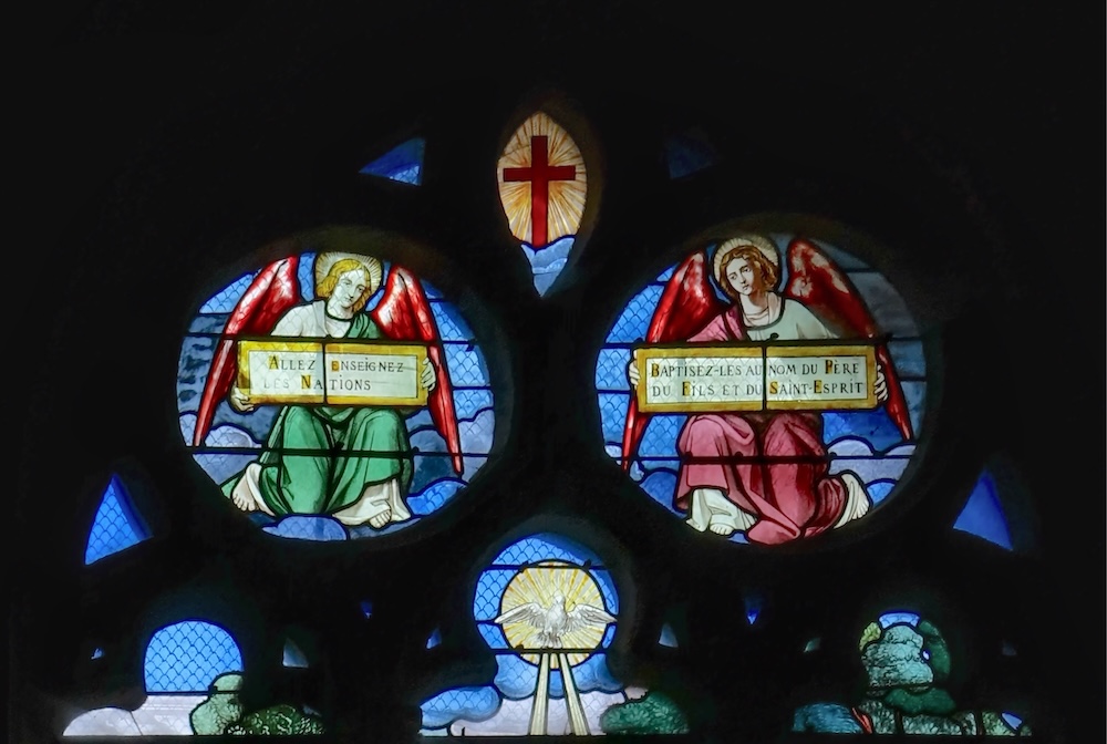 Allez enseigner les nations, baptisez les au nom du père du fils et du saint esprit