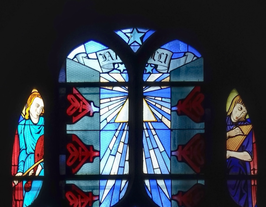 vitrail de Marie médiatrice
