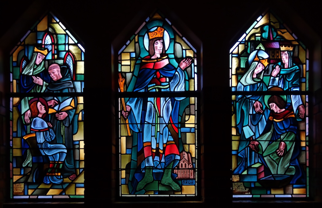 Saint Louis enfant reçoit les leçons d'un frère mineur qui lui explique les Saintes Ecritures
                        <br>Saint Louis
                        <br>Saint Louis, Marguerite de Provence et la bienheureuse Isabelle posent la 1ère pierre de l'abbaye de Longchamp