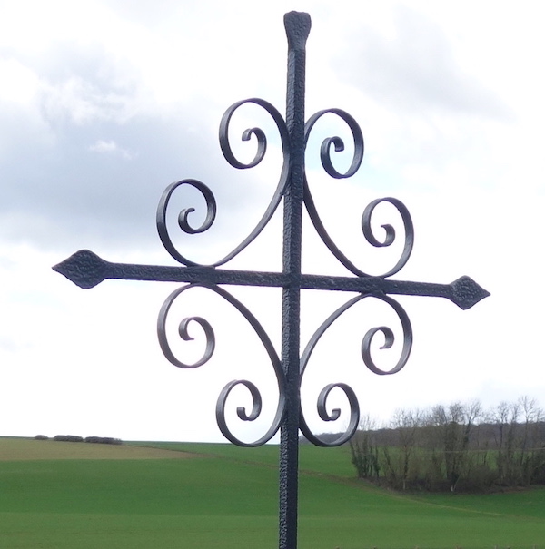 Montarlot : croix de Saint Mammès