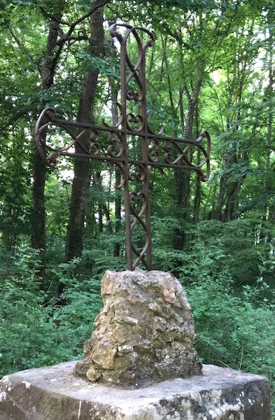 Saint Mammès : croix du calvaire