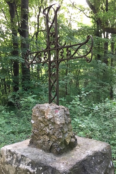 Saint Mammès : croix du calvaire