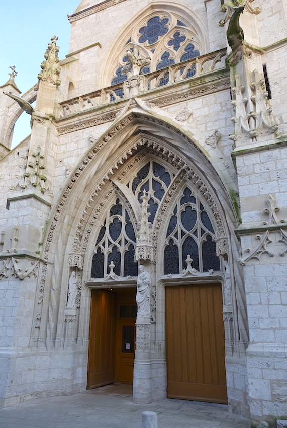 Eglise Notre-Dame de la Nativité - Moret-sur-Loing 77<br>Portail