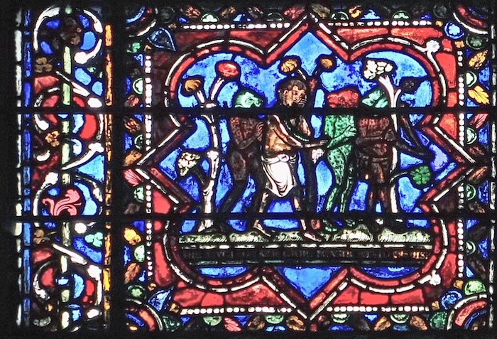 [6] Le fils prodigue n'a qu'un linge pour cacher sa nudité et marche pieds nus.<br>Cathédrale Saint Etienne - Sens 89