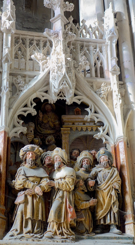 Quand Hermogène est amené devant saint Jacques il est mis en liberté et se convertit au Christianisme.<br>Cathédrale Notre-Dame - Amiens 80