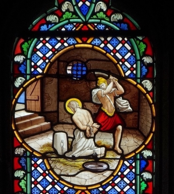 [14] Salomé demande à Hérode de lui offrir sur un plat la tête de Jean-le-Baptiste. <br>Cathédrale St Quentin - Quimper 29