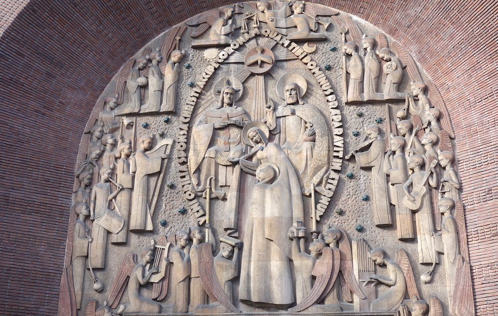 Sainte Odile est introduite au Paradis par la Vierge.<br>Eglise Sainte Odile - Paris (17)