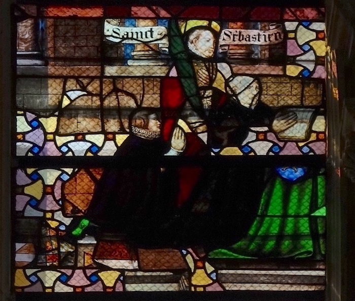 [1] le donateur avec son fils et Saint Sébastien<br>Eglise Saint Eusèbe - Auxerre 89